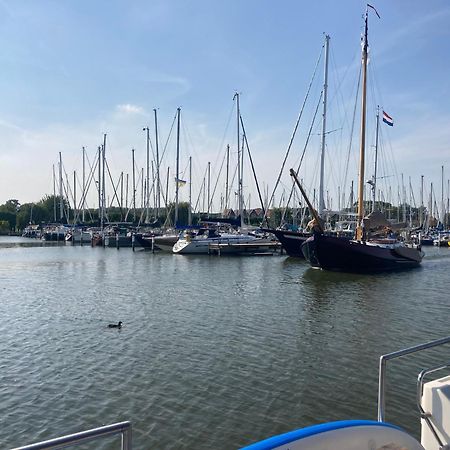 Houseboat De Amstel Hotel Monnickendam Ngoại thất bức ảnh