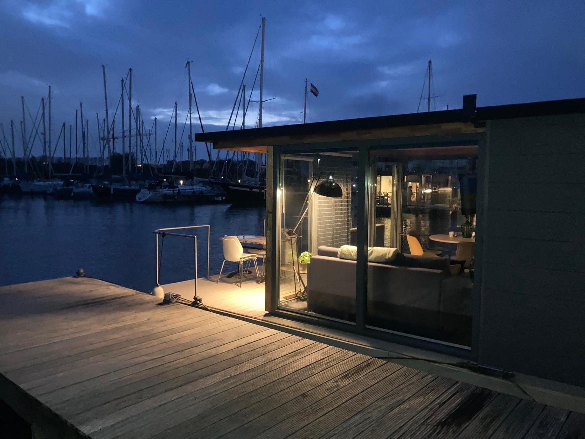 Houseboat De Amstel Hotel Monnickendam Ngoại thất bức ảnh