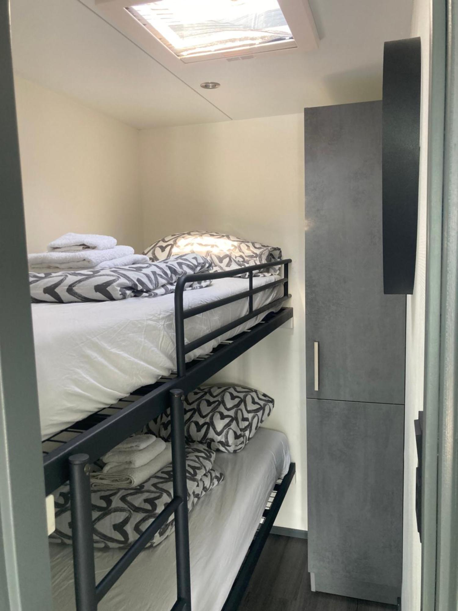 Houseboat De Amstel Hotel Monnickendam Ngoại thất bức ảnh